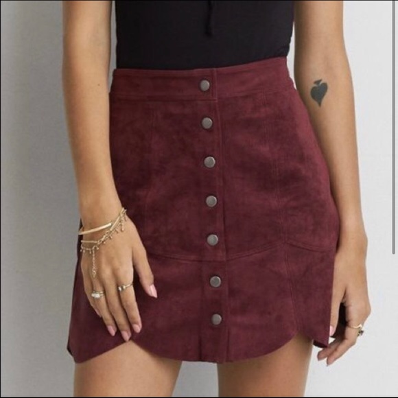 American Eagle Outfitters Dresses & Skirts - American Eagle Scalloped Mini Skirt